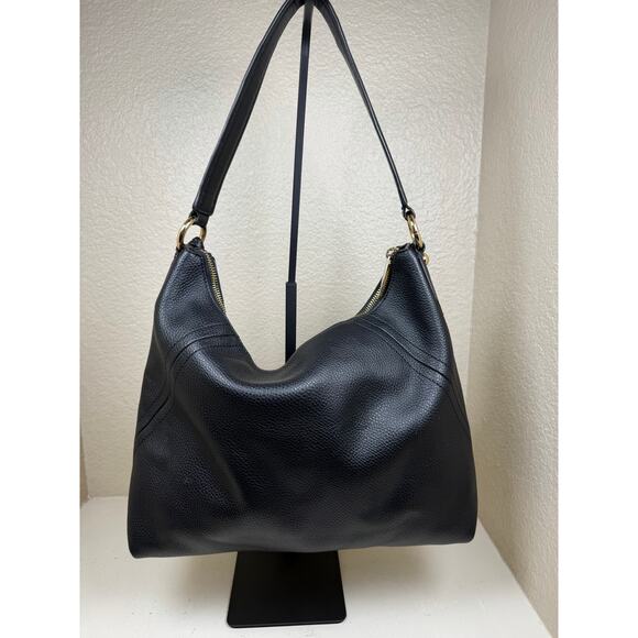 Michael Kors Aria large shoulder bag - black - pebbled leather - Picture 3 of 10